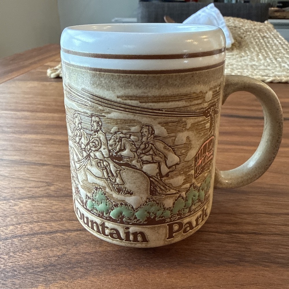 Vintage Georgia Stone Mountain Park Souvenir Mug Relief Ceramic Made in Japan‎